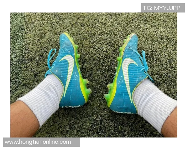 球星穿着的足球鞋全景展示每一款独特设计与场上亮眼瞬间