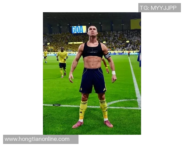 足球明星腹肌大合集:从C罗到梅西的完美身材展示 足球明星腹肌大合集:从C罗到梅西的完美身材展示